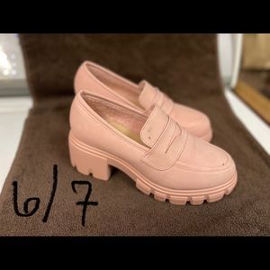 ShoeDazzle Baby pink Loafers
